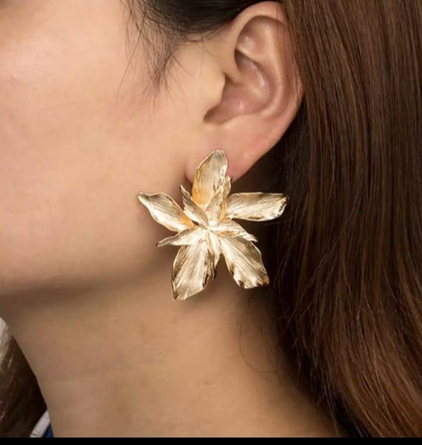 Flower Design Gold Plated Artificial Stones Earrings